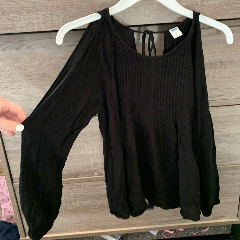 black long sleeve old navy shirt with cutouts